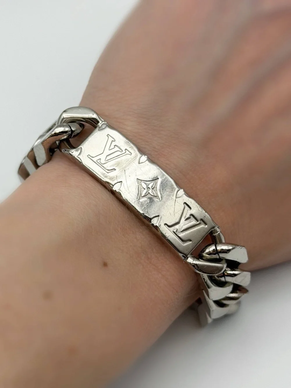 Authentic Louis Vuitton Logo Monogram Chain Bracelet Silver tone Italy M00270